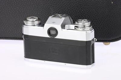 Lot 56 - A Zeiss Ikon Contarex "Bulls-Eye" 35mm SLR Body