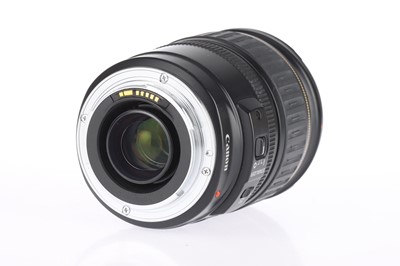 Lot 118 - A Canon Zoom Lens EF 28-135mm f/3.5-5.6 IS Camera Lens
