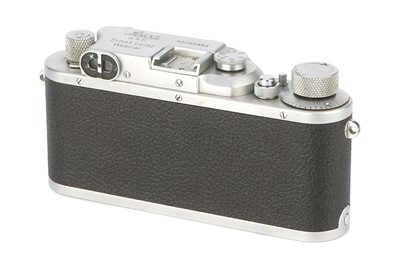 Lot 12 - A Leica IIIb Rangefinder Camera