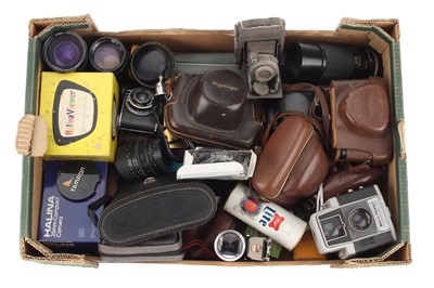 Lot 202 - A Mixed Selection of Cameras, Lenses, & Accessories