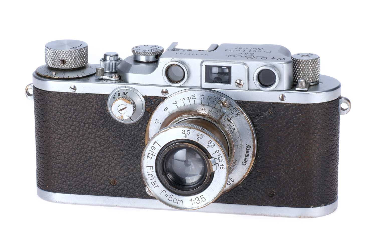 Lot 17 - A Leica IIIc 'British War Department' Rangefinder Camera