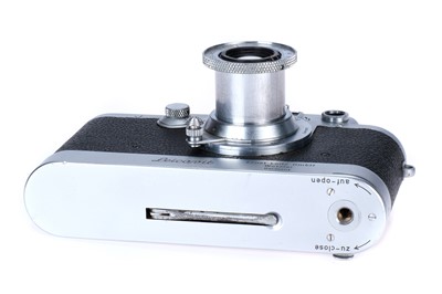 Lot 20 - A Leica IIIc Rangefinder Camera