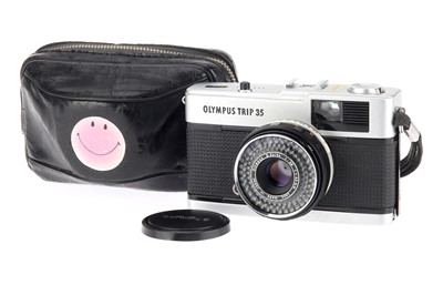 Lot 125 - An Olympus Trip 35 35mm Viewfinder Camera