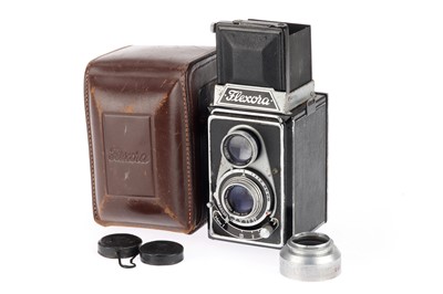 Lot 160 - A Lipca Flexora Medium Format TLR Camera