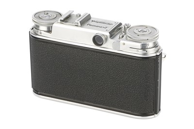 Lot 142 - A Voigtlander Prominent Rangefinder Camera