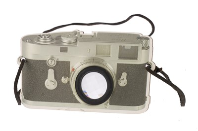 Lot 99 - A Leica M2 Card Optical Toy