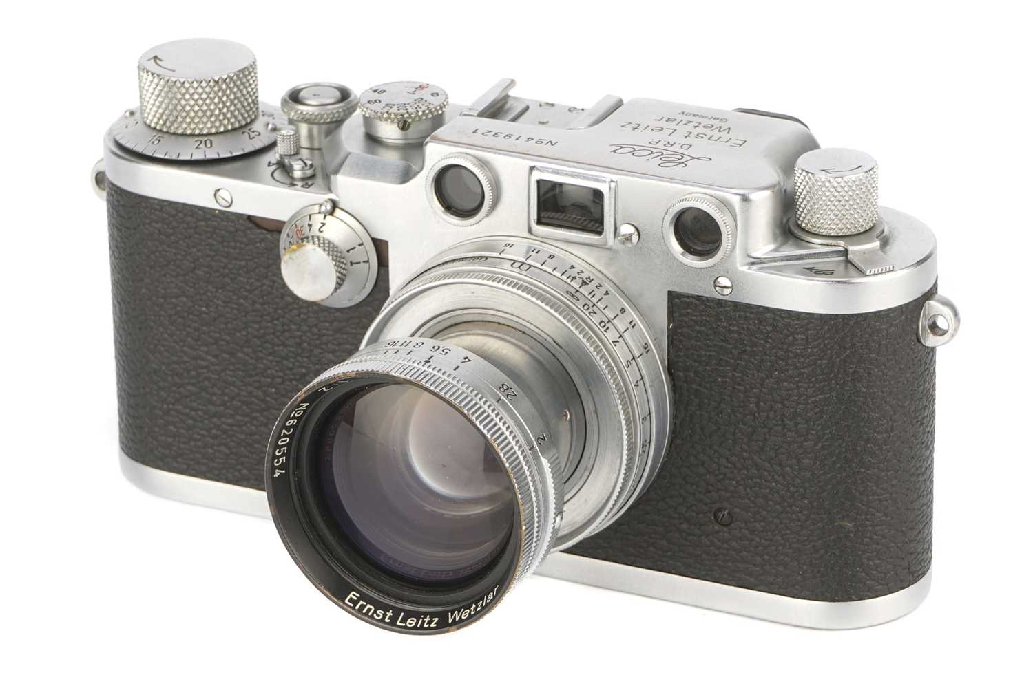Lot 15 - A Leica IIIc Rangefinder Camera