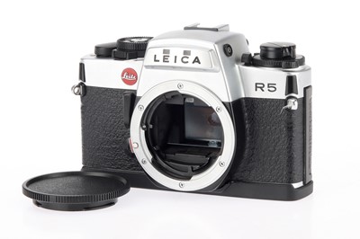 Lot 25 - A Leica R5 35mm SLR Camera