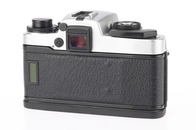 Lot 25 - A Leica R5 35mm SLR Camera