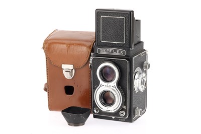 Lot 165 - A Semflex Otomatic 35B Medium Format TLR Camera