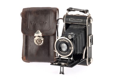 Lot 266 - A Voigtlander Inos II Medium Format Folding Viewfinder Camera