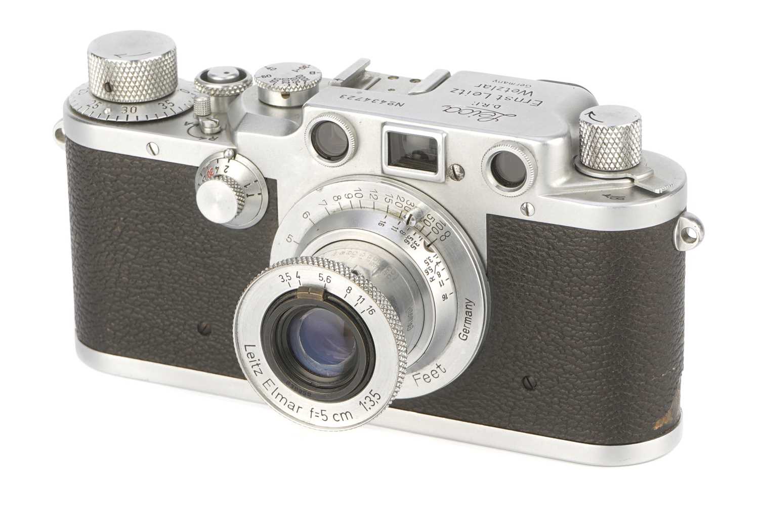 Lot 17 - A Leica IIIc Rangefinder Camera