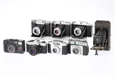 Lot 571 - A Tray of Various Film Cameras