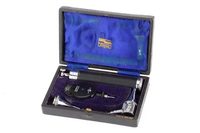 Lot 1072 - An Ophthalmoscope Set