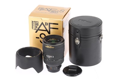 Lot 737 - A Nikon Nikkor AF-S ED f/2.8 28-70mm D(IF) Zoom Lens