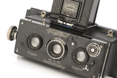 Lot 195 - A Voigtlander Stereflektoskop 4.5x107cm Camera