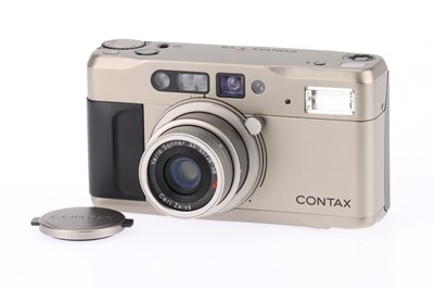 Lot 121 - A Contax Tvs 35mm Compact Camera in Maker's Packaging