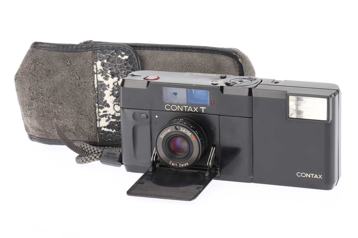 Contax T Lot 122 - A Contax T 35mm Compact Rangefinder Camera