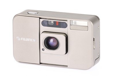 Lot 231 - A Fujifilm DL Super Mini 35mm Compact Camera