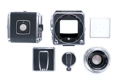 Lot 206 - A Hasselblad 500C/M Medium Format Camera Outfit
