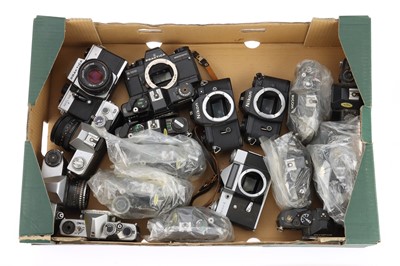 Lot 225 - A Selection of 35mm SLR Camera Bodies