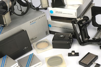 Lot 207 - A Collection of Hasselblad Accessories