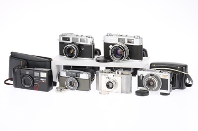 Lot 214 - A Selection of 35mm Cameras