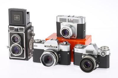 Lot 533 - A Selection of Zeiss Ikon 35mm Cameras