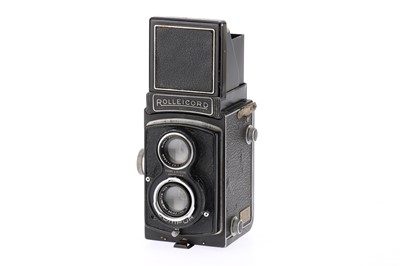 Lot 381 - A Rolleicord Type IIb Medium Format TLR Camera