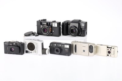 Lot 576 - A Selection of Compact Cameras