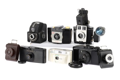 Lot 464 - A Selection of Bakelite Film Cameras