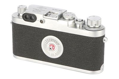 Lot 23 - A Leica IIIg Rangefinder Camera