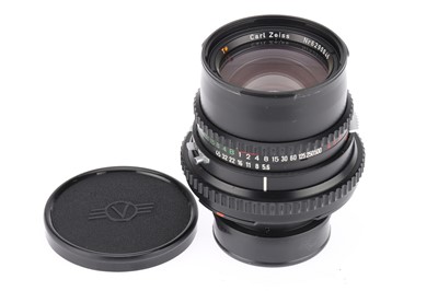 Lot 852 - A Carl Zeiss S-Planar T* C Hasselblad f/5.6 135mm Macro Lens