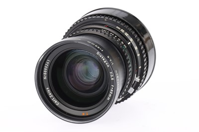Lot 828 - A Carl Zeiss Distagon T* C Hasselblad f/3.5 60mm Lens