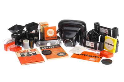 Lot 989 - A Tray of Zeiss Ikon Contarex Parts and Accessories