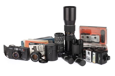 Lot 500 - END LOT: A Mixed Selection of Cameras & Accessories