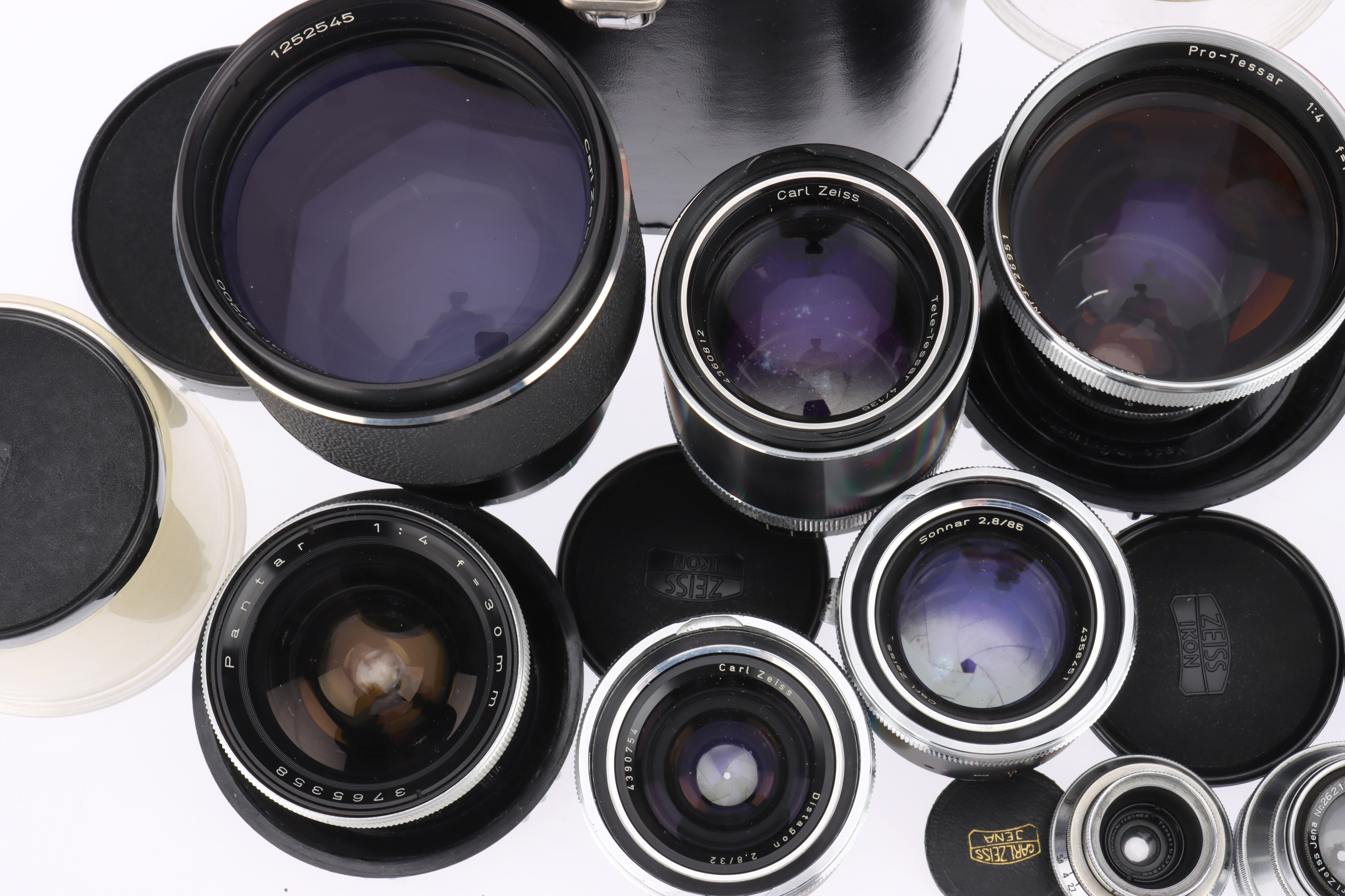 Lot 648 - A Selection of Carl Zeiss Lenses,