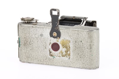 Lot 502 - An Ensign Midget S33 Camera