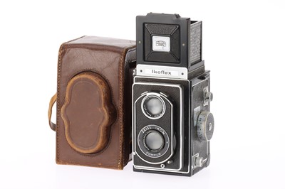 Lot 395 - A Zeiss Ikon Ikoflex II 852/16 Medium Format TLR Camera