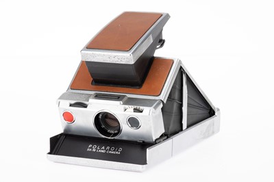 Lot 476 - A Polaroid SX-70 Land Camera