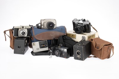 Lot 492 - A Selection of Film Cameras