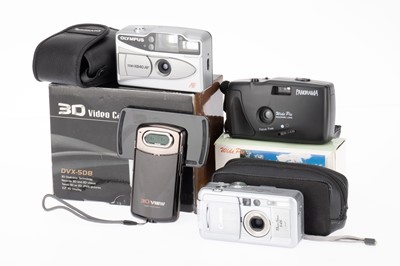 Lot 493 - A Small Selection of Compact Cameras