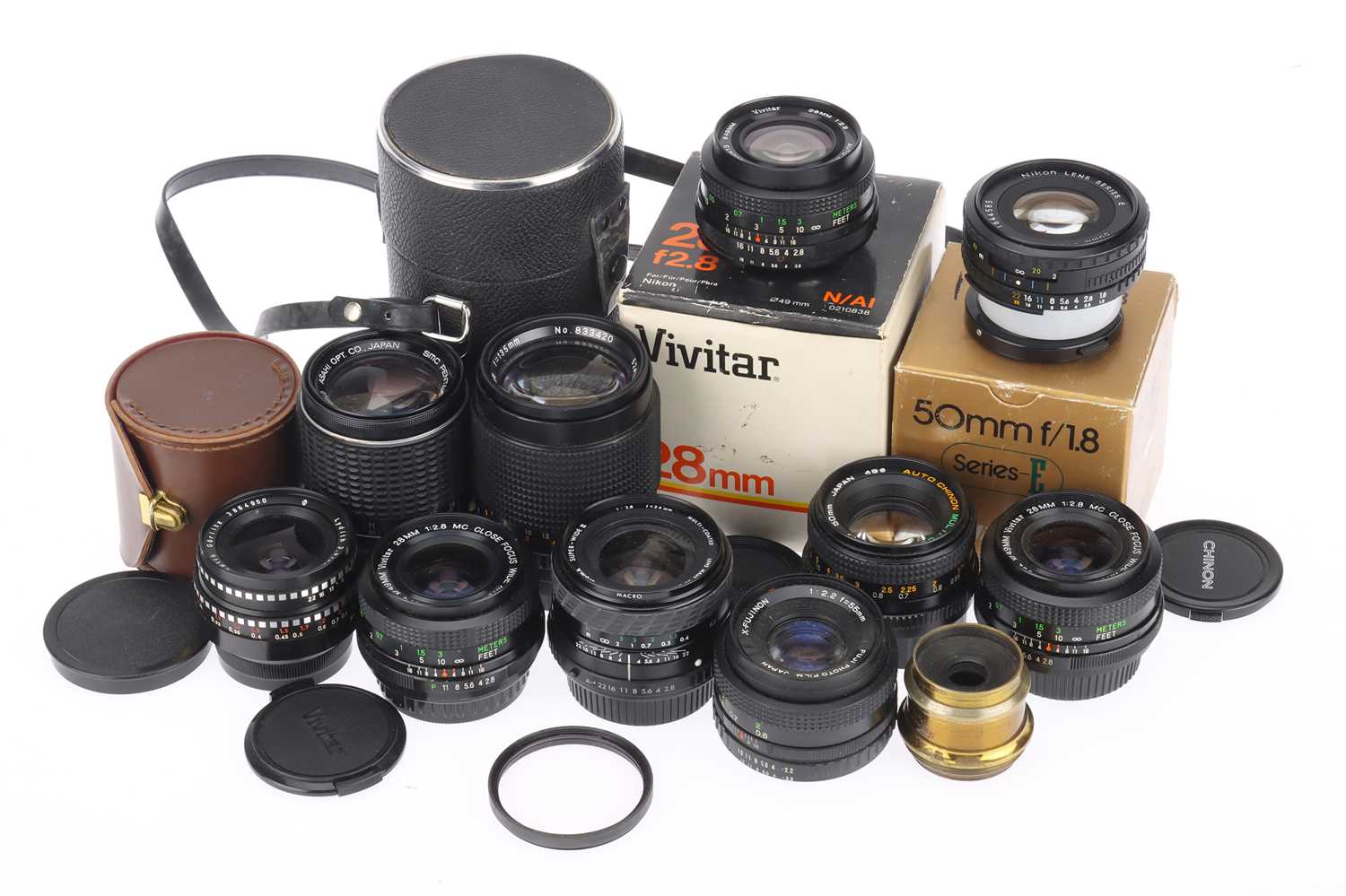 Lot 655 - A Selection of Prime Camera Lenses