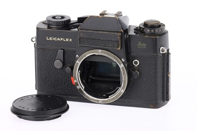 Lot 11 - A Leicaflex SL 35mm SLR Camera
