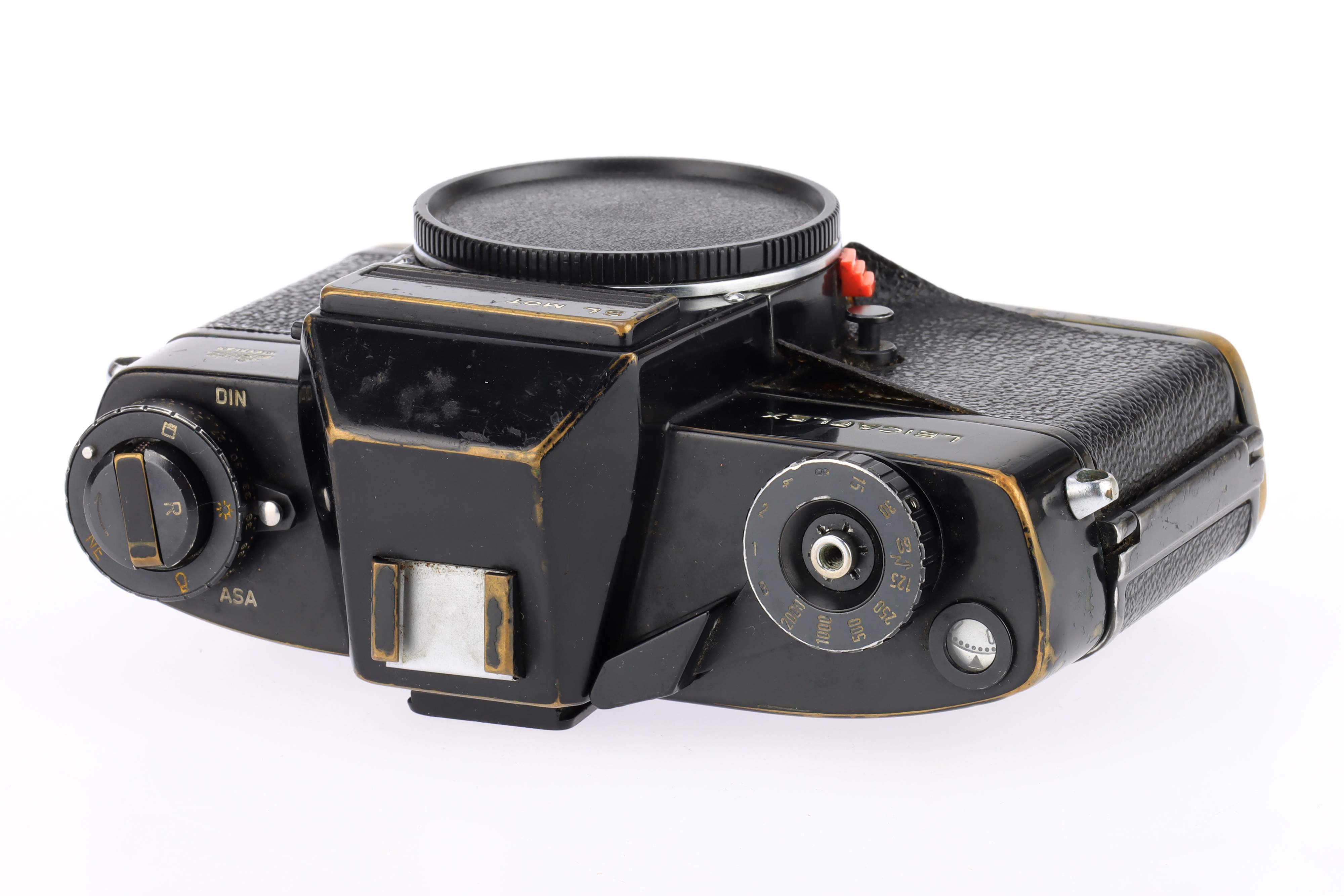 Lot 60 - A Leicaflex SL MOT 35mm SLR Camera,