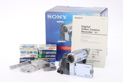 Lot 525 - A Sony TRV19 Digital Handycam