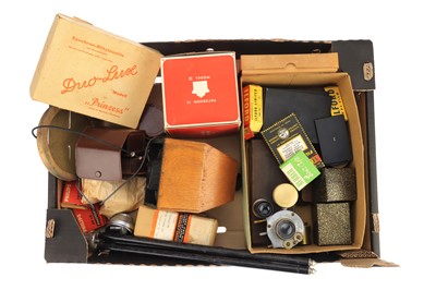 Lot 949 - A Selection of Film Plate and Darkroom Accessories