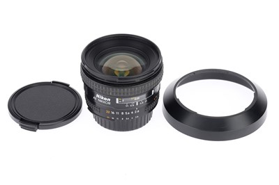 Lot 638 - A Nikon AF Nikkor f/2.8 20mm D Lens