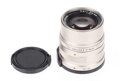 Lot 620 - A Carl Zeiss Sonnar T* f/2.8 90mm Lens