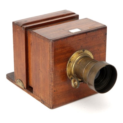 Lot 182 - An Unmarked Wet Plate Sliding Box Mahogany Camera